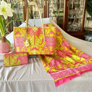 Spartina 449 Retreat Pink Elephants Tote with FREE zip around Wallet and Scarf